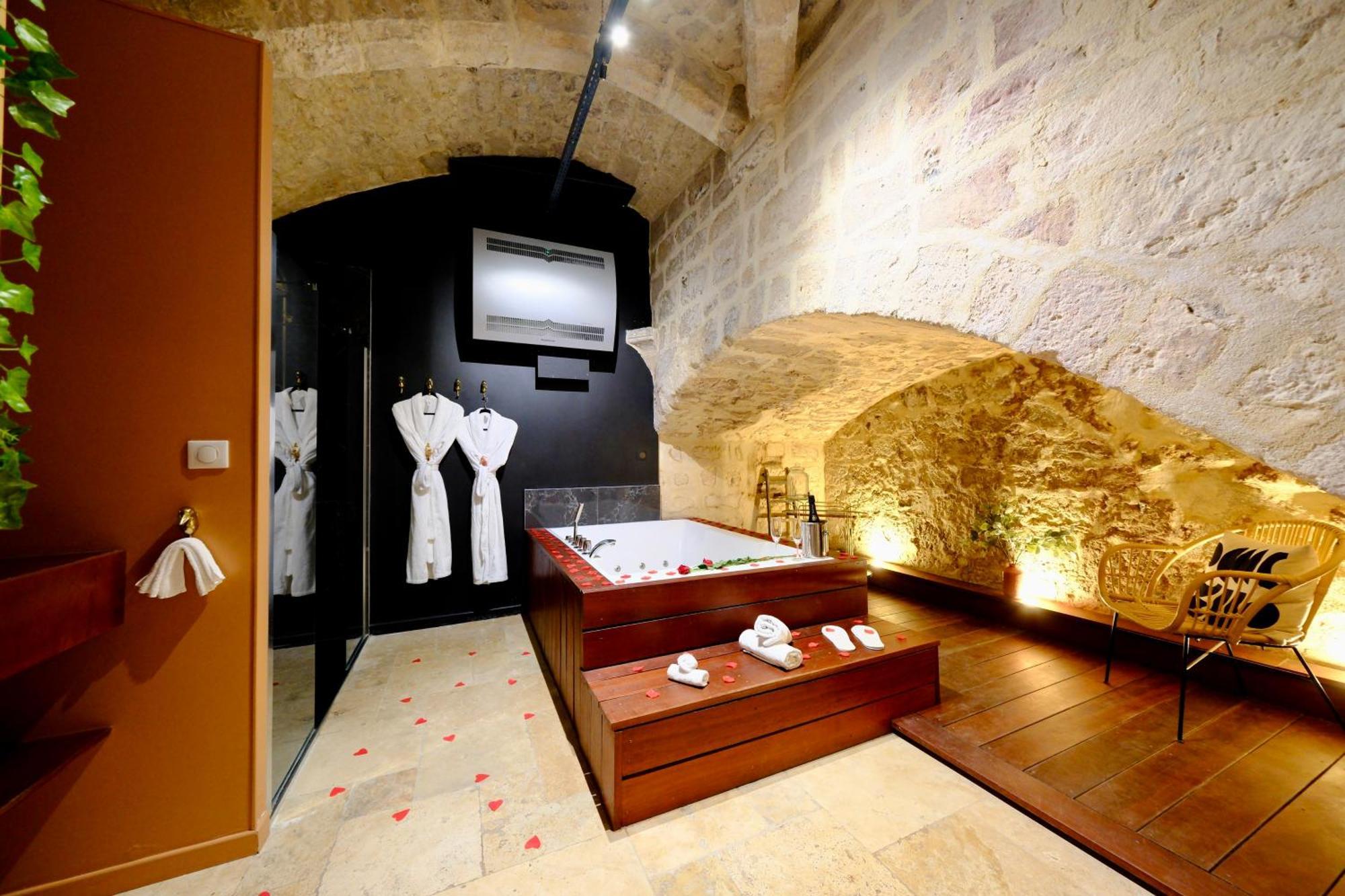 L'Autel La Crypte Mysterieuse De Rouen - Sauna & Balneo Appartement *