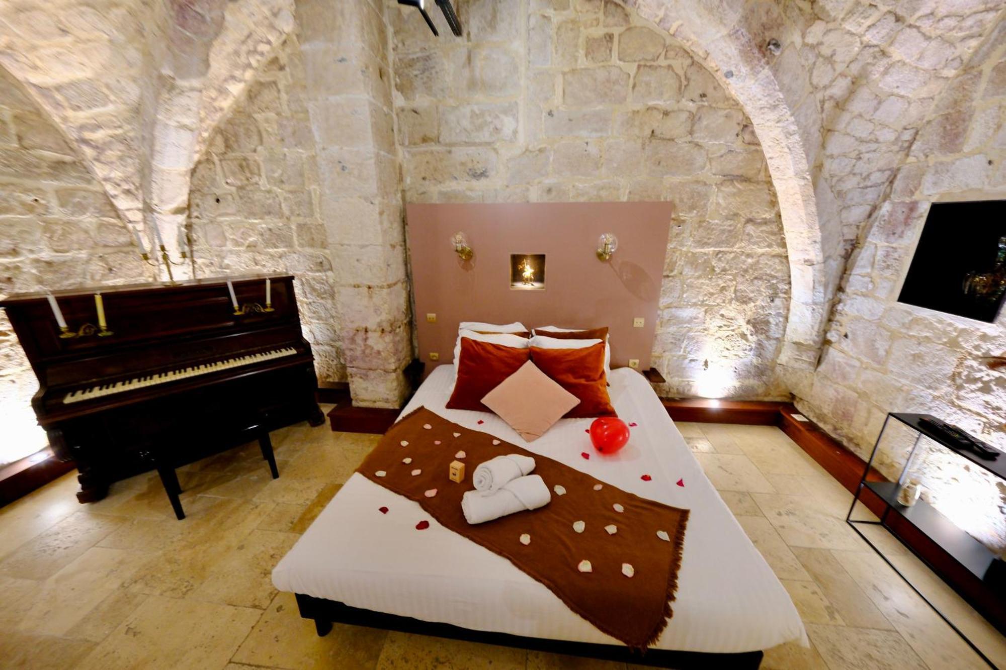 Appartement L'Autel La Crypte Mysterieuse De Rouen - Sauna & Balneo Rouen